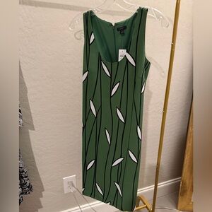 Green Sleeveless Dress with Leaf Pattern